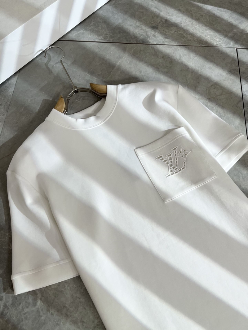 l0vis Vvtt0n t-shirt